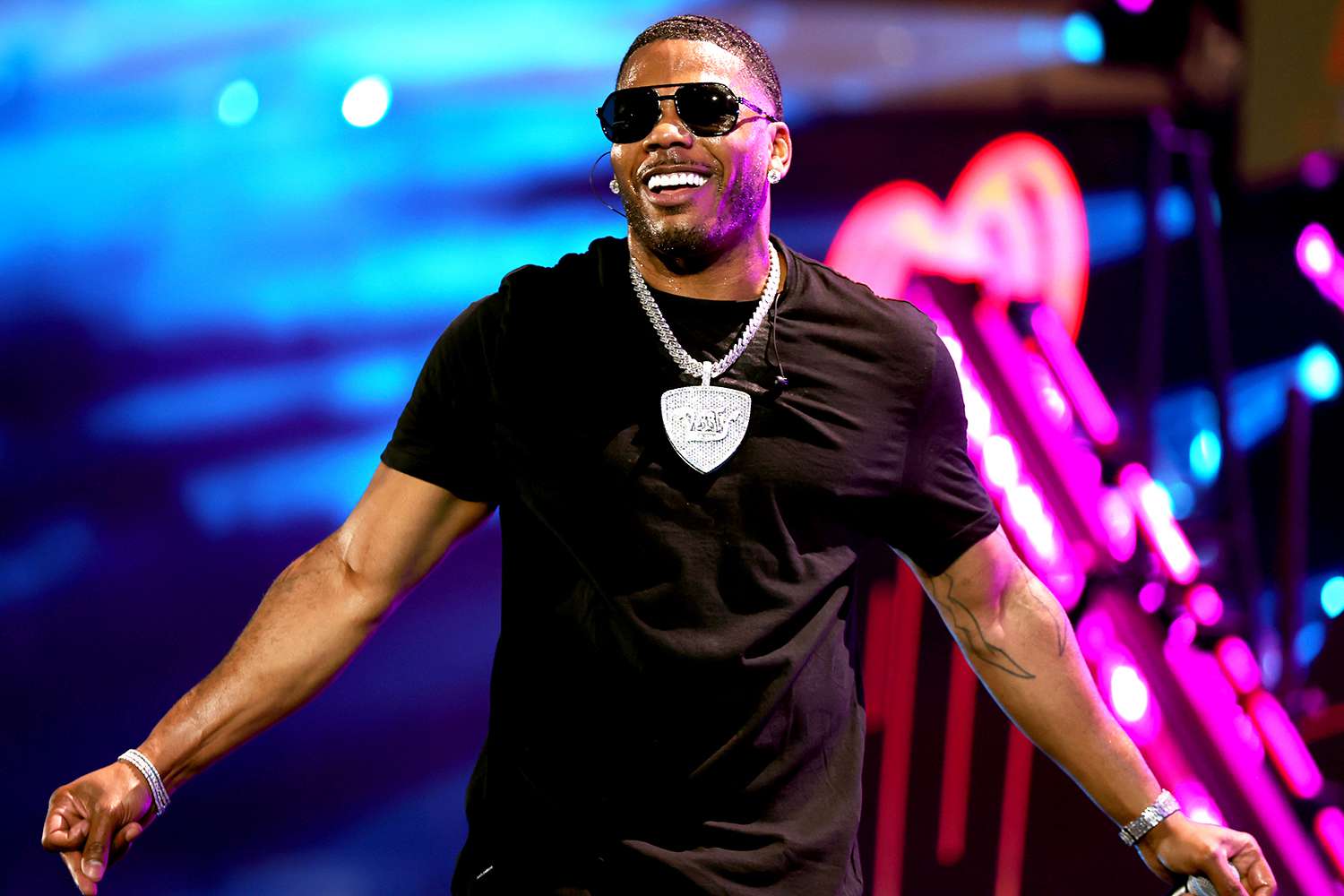 Nelly's Teeth: With & Without Grillz