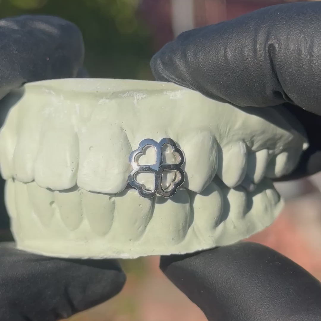 Clover Heart Single Tooth Cap