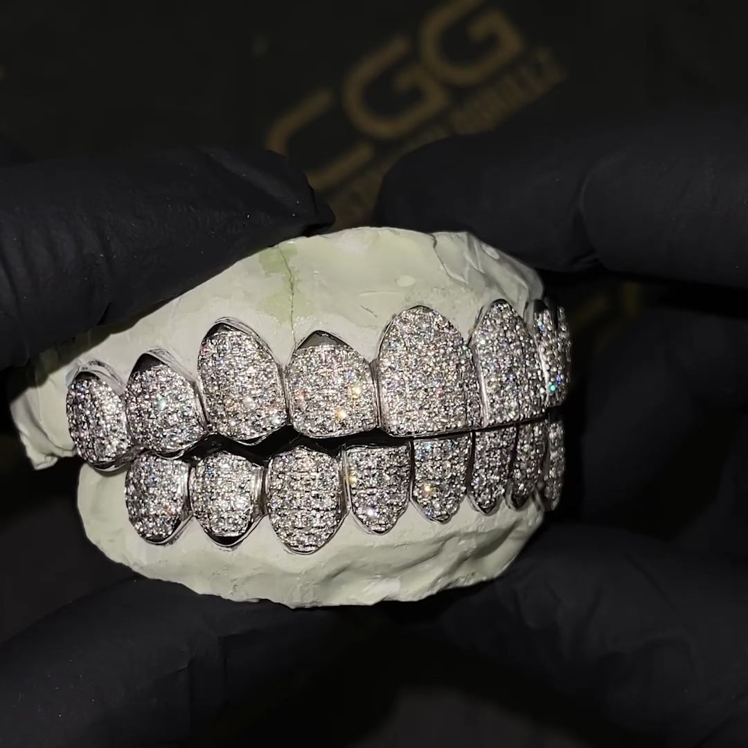 Iced VVS Moissanite Grillz (Straight Setting)