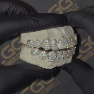 Iced VVS Moissanite Grillz (Straight Setting)