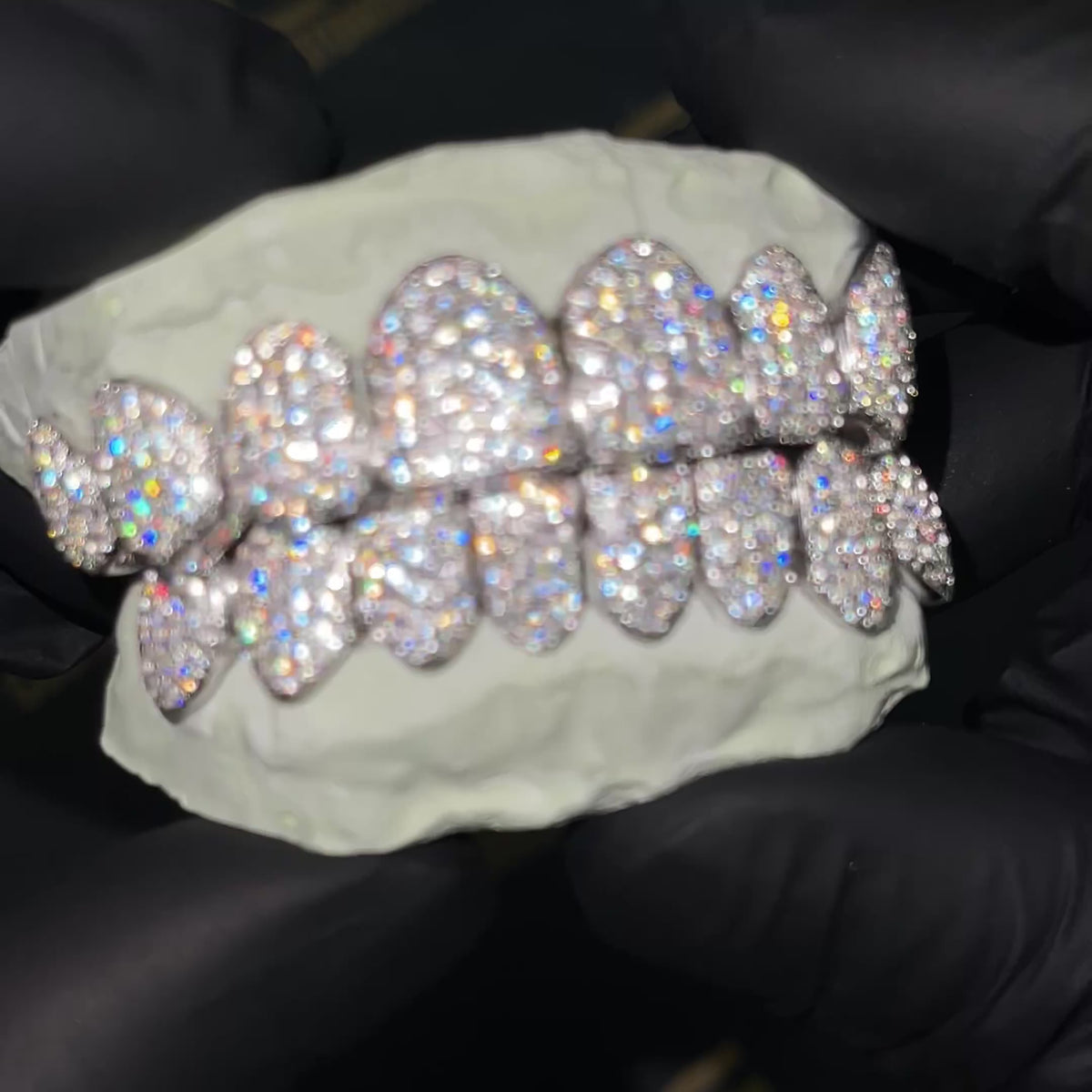 Iced VVS Moissanite Grillz (Zig Zag Setting)