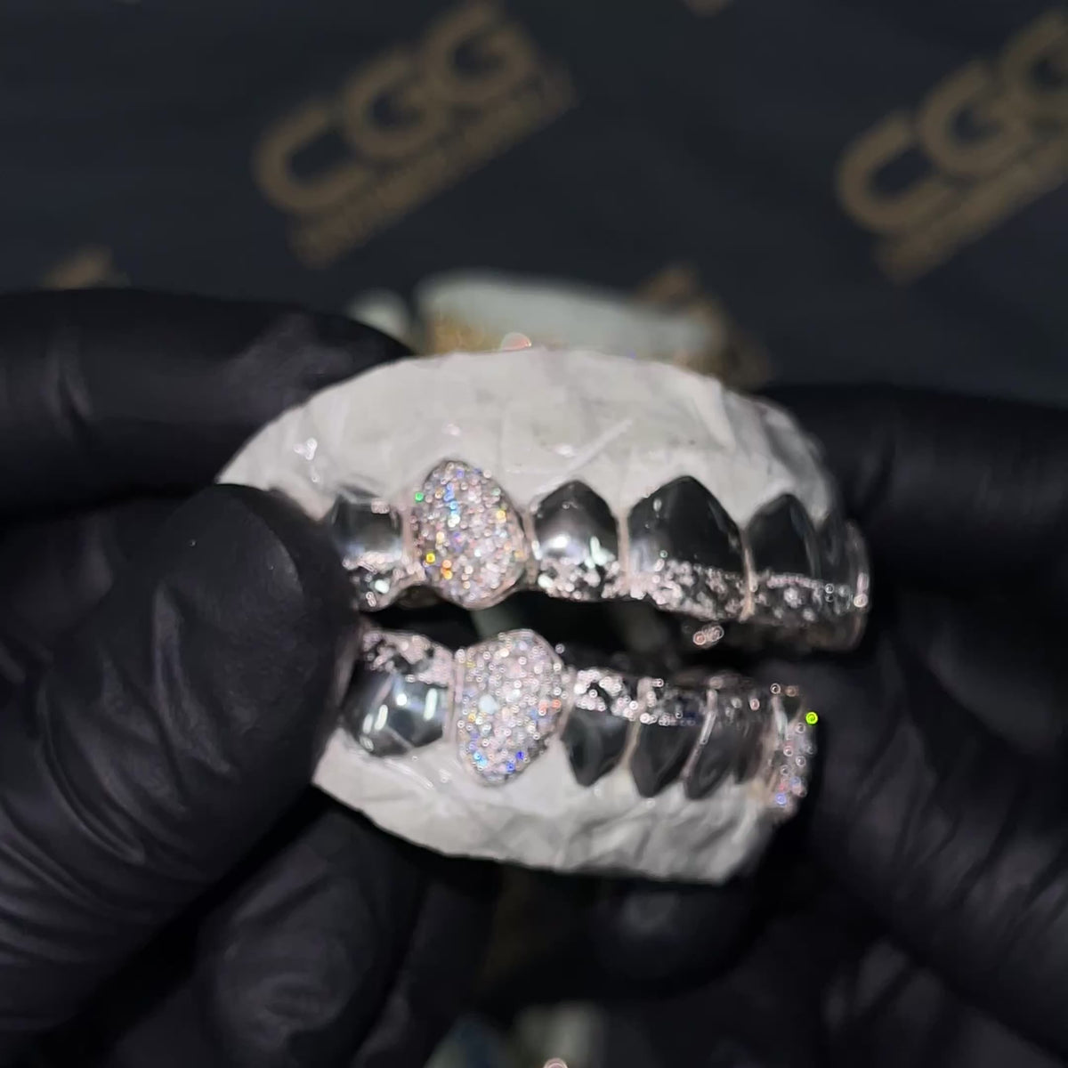 Diamond Cut & Diamond Dust Tips with Iced Fangs Grillz