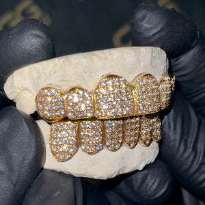 Iced VVS Moissanite Grillz (Straight Setting)