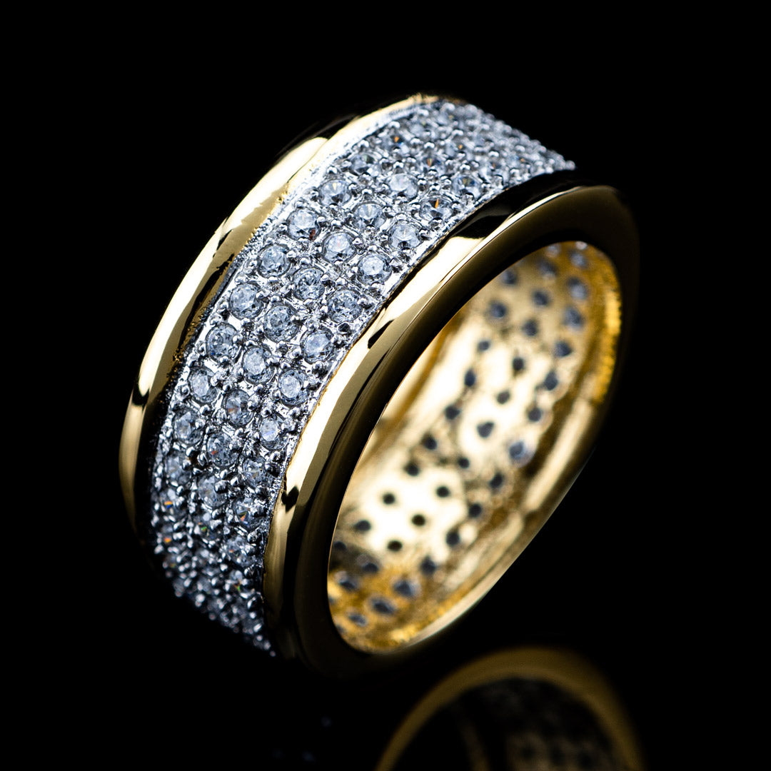 Diamond Round Ring in Yellow Gold